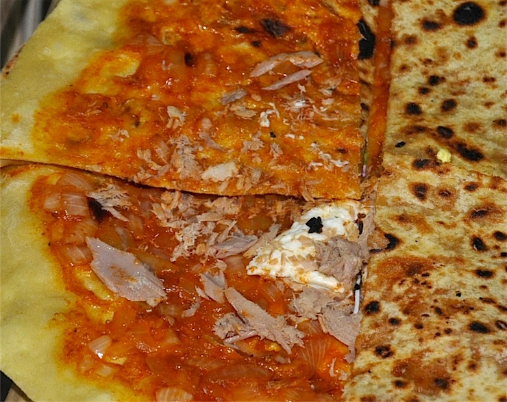 【世界のグルメ】チュニジア・トズールにあるベルベル人が作るピザがウマすぎる件
