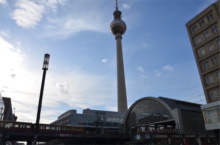 あの「ボーンスプレマシー」のロケ地でも有名な場所。ベルリンの中心「アレクサンダー広場」