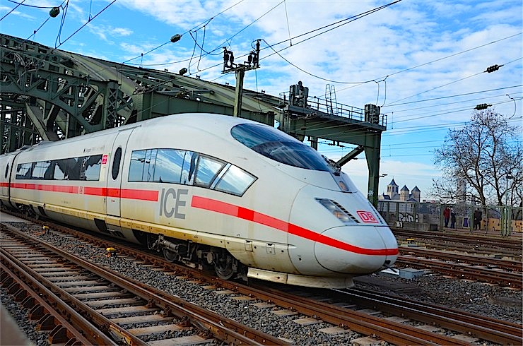 【世界の高速列車】ドイツの新幹線ICEの1等車に乗ってみた