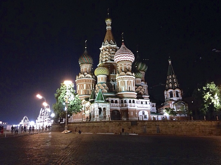 世界で最も素敵な瞬間】モスクワ・赤の広場にそびえる美しい教会、聖ワシリー大聖堂の夜景 | GOTRIP! 明日、旅に行きたくなるメディア