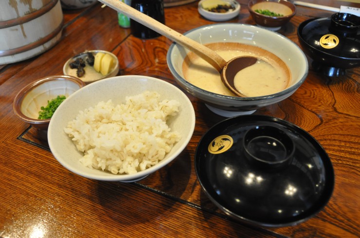 東海道五十三次にも描かれた400年愛されつづけている味、静岡市・元祖 丁子屋（ちょうじや）の「とろろ汁」を堪能しよう！