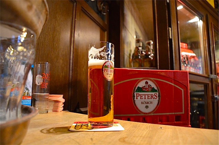 【世界の居酒屋】ケルンに行かないと絶対に飲めないビール「ケルシュ」を味わおう。ピーターズ・ブラウハウスのケルシュ