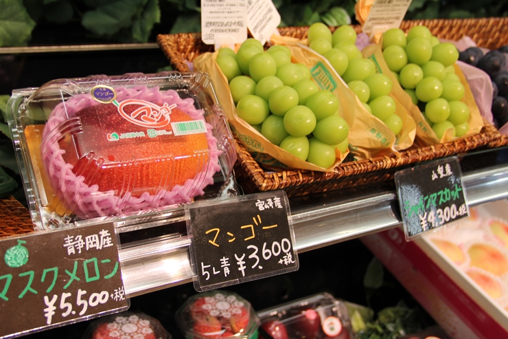 果物好きにはたまらない絶品フルーツパフェ！愛知県一宮市のフルーツショップセリーヌ