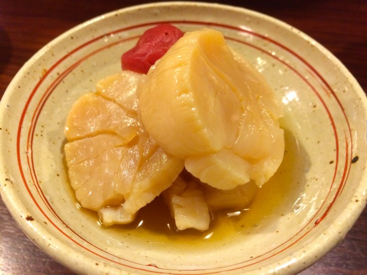 【誰にも教えたくない日本の隠れ家】狸小路にひっそりと佇む魅惑の居酒屋、札幌・ススキノの「魚菜 （ぎょさい）」