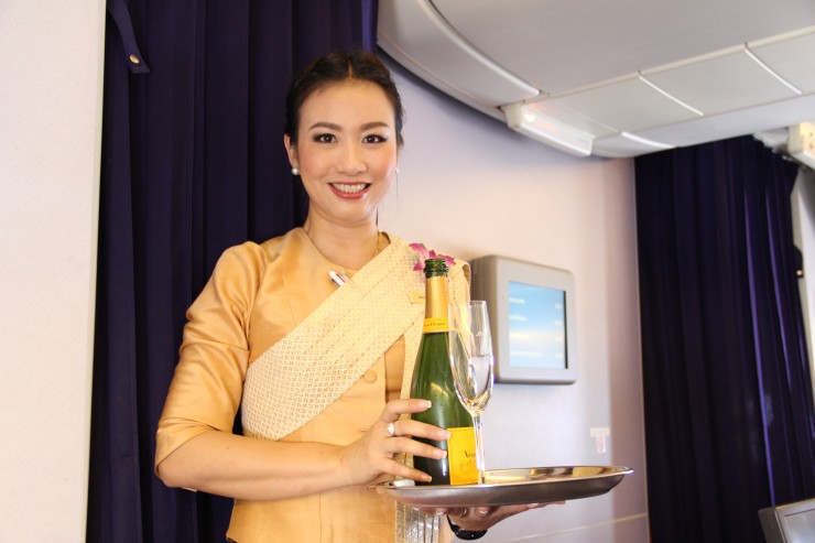 これが機内食 タイ国際航空のビジネスクラスの機内食がゴージャスすぎてびっくり Gotrip 明日 旅に行きたくなるメディア