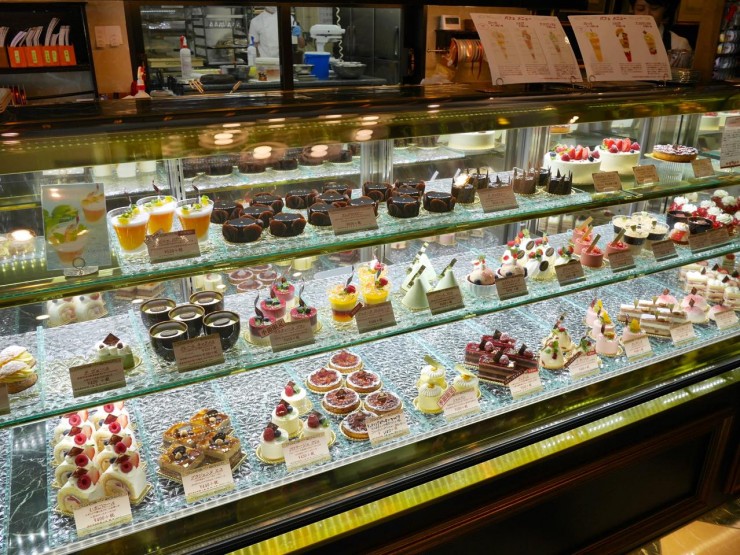 パティシエのワールドカップで世界一に輝いたケーキ『アンブロワジー』が絶品！フランス菓子の名店、奈良大和西大寺「パティスリーガトー・ド・ボワ」