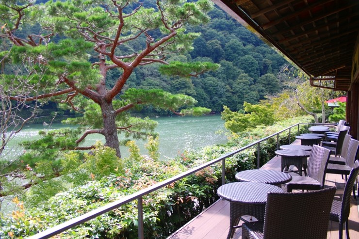嵐山で贅沢なコーヒータイムを堪能できる大人のカフェ ラグジュアリーコレクションホテル京都の茶寮 八翠 はっすい Gotrip 明日 旅に行きたくなるメディア