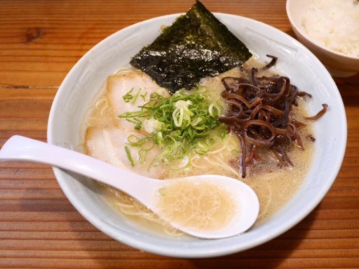 【日本麺紀行】博多本場の味を東京で味わえる！二子玉川「博多濃麻呂」のとんこつラーメンが絶品！