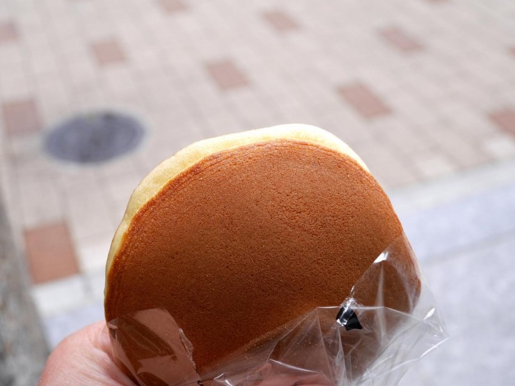 その場で出来立て熱々のどらやきを食べてみて！東京都台東区上野「うさぎや」