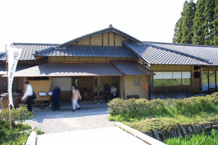 滋賀の名店「叶匠壽庵（かのうしょうじゅあん）」の　「寿長生の郷」で自然と和菓子を楽しむ