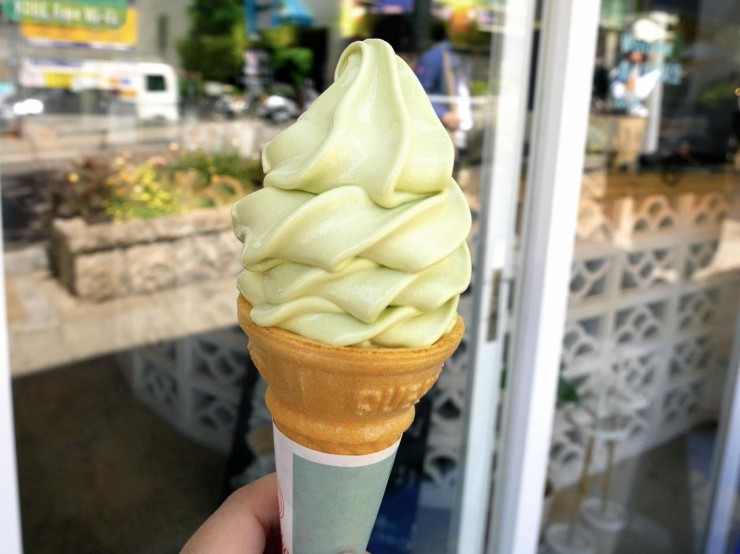 神戸の街並みを散歩しながら絶品ピスタチオソフトクリームを味わってみてはいかが？兵庫県神戸市「六甲牧場カフェPlus 北野坂店」