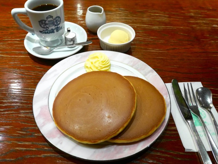 【世界のカフェ】神戸を代表する老舗喫茶店「神戸にしむら珈琲店」の本店限定ホットケーキは昔ながらの喫茶店の味