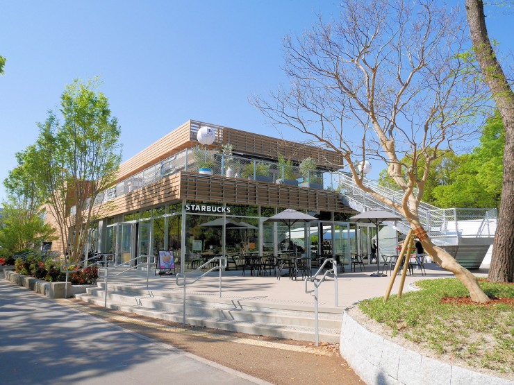 世界のスタバ 名古屋初の公園内複合施設tonarino トナリノ に スターバックスコーヒー名城公園店 が4月27日にオープン Gotrip 明日 旅に行きたくなるメディア