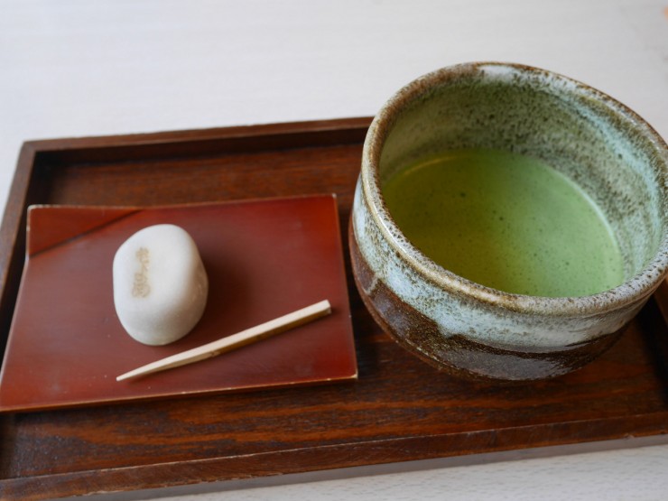 名古屋・熱田神宮で参拝後は「お休み処 清め茶屋」の抹茶ときよめ餅で疲れを癒してみませんか