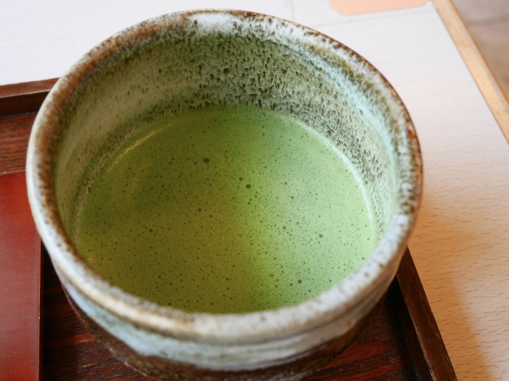 名古屋・熱田神宮で参拝後は「お休み処 清め茶屋」の抹茶ときよめ餅で疲れを癒してみませんか