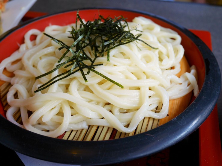 愛知県地元民がおススメする「味噌煮込みうどん」は麺も野菜も素材にこだわっていて絶品！愛知県東海市荒尾「やすえ」