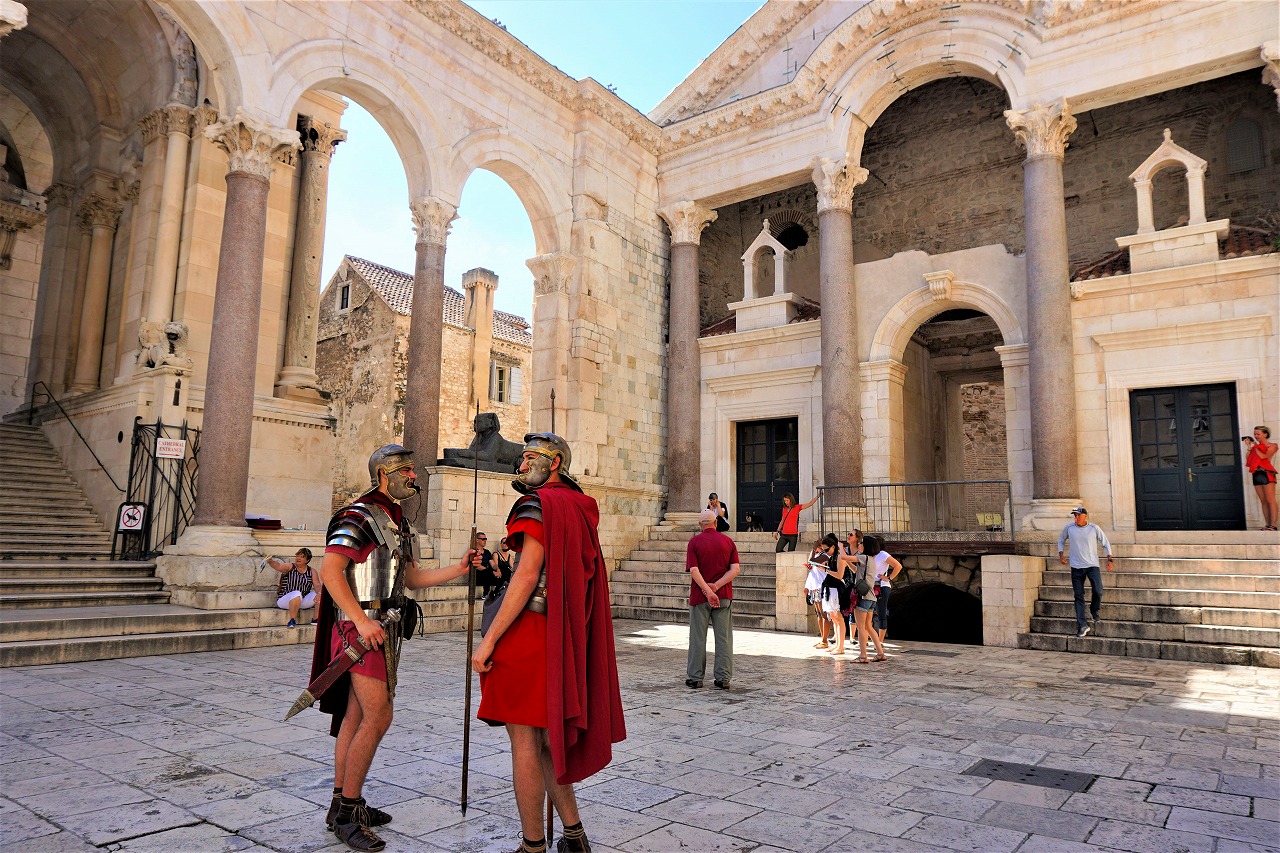 世界遺産の旧市街はローマ皇帝の宮殿 ローマと中世が絡み合うクロアチア スプリットを歩く Gotrip 明日 旅に行きたくなるメディア