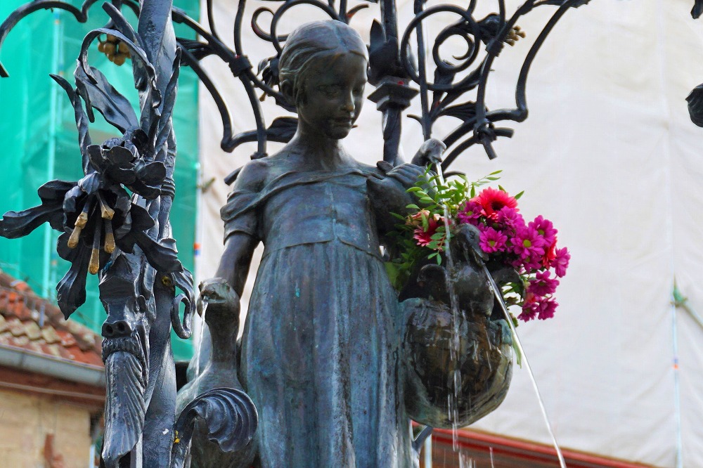 ドイツのゲッティンゲンにある「ガチョウ番の娘リーゼル」は世界で最も