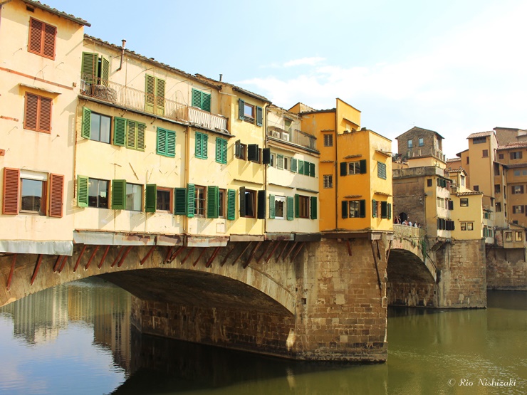フィレンツェの奇跡！個性的な外観の「ヴェッキオ橋」の秘密 | GOTRIP 