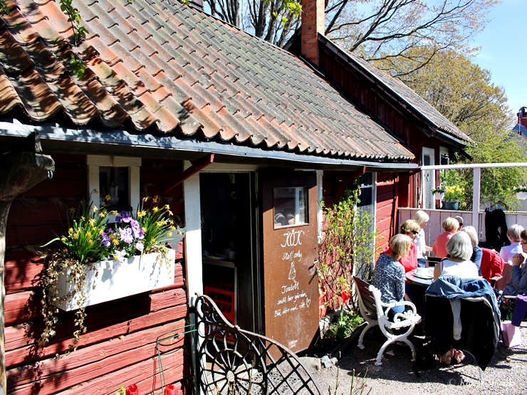 スウェーデン最古の町シグトゥーナにある癒しのカフェ ブラウンおばさんのカフェ Tant Bruns Kaffe Gotrip 明日 旅に行きたくなるメディア
