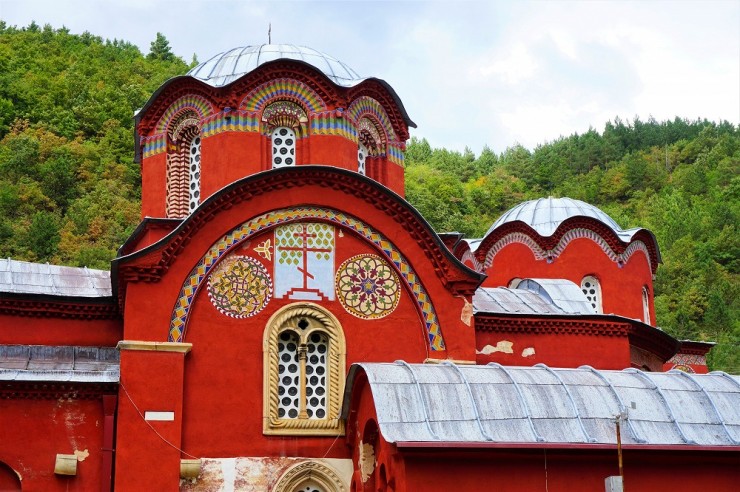 なぜコソボにあるのにセルビアの世界遺産？ペヤ総主教修道院が表す複雑な歴史