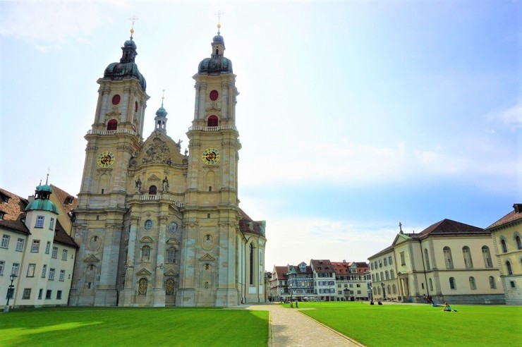 世界遺産 中世ヨーロッパの知の殿堂 スイス ザンクト ガレンの修道院 Gotrip 明日 旅に行きたくなるメディア