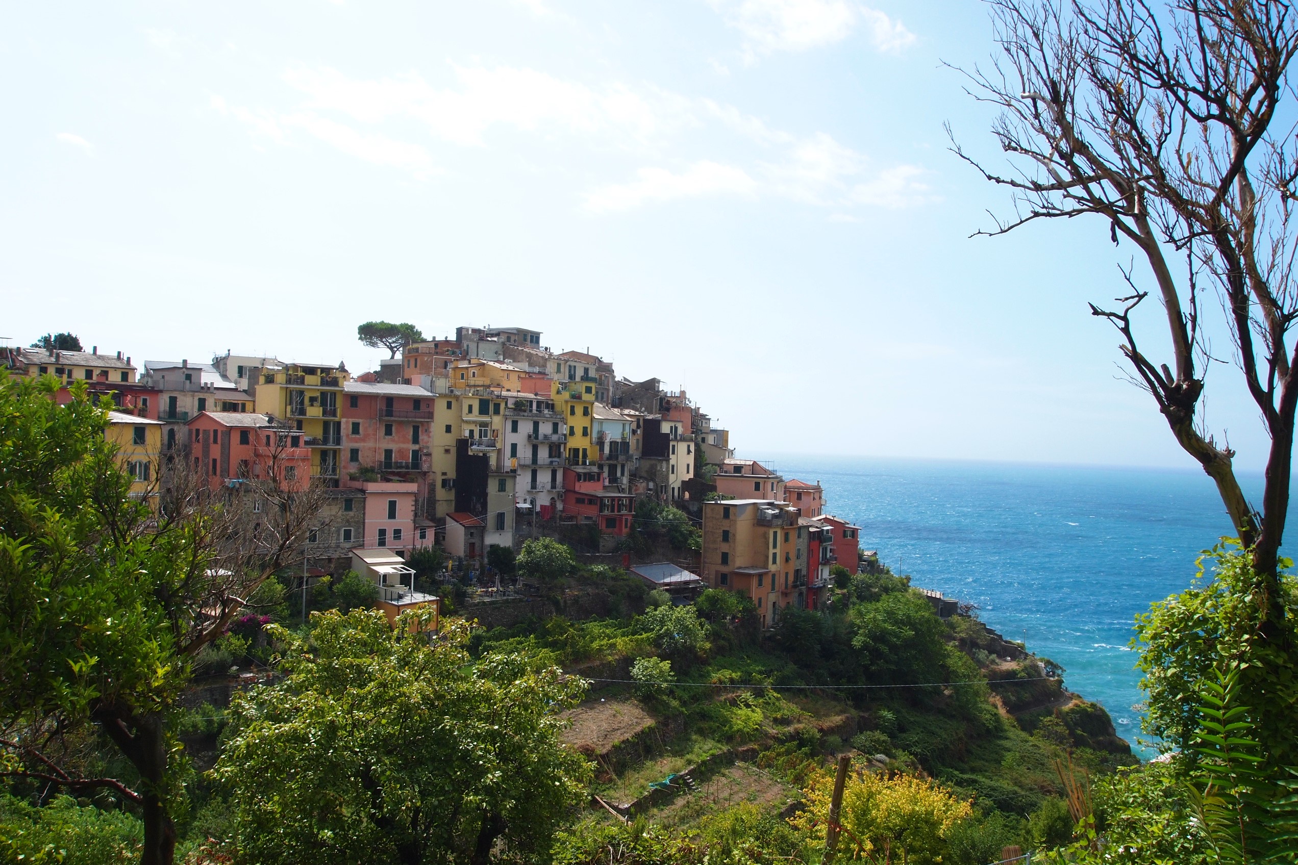 世界の街角 断崖の上に取り残された美しい集落 世界遺産チンクエ テッレで一番小さな町コルニリアを訪ねて Gotrip 明日 旅に行きたくなるメディア
