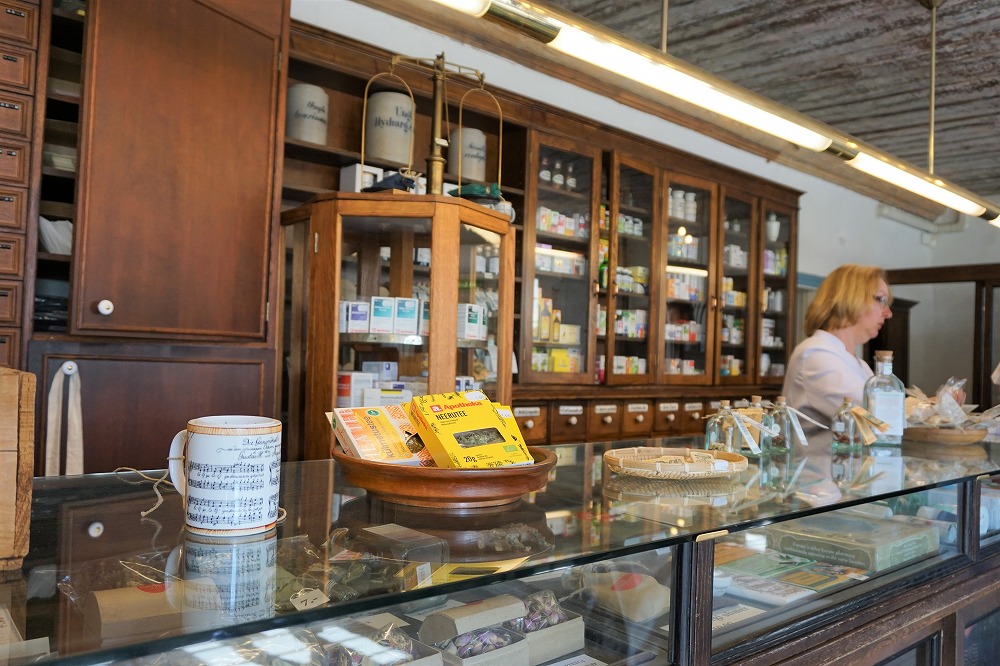 長寿のワインに失恋の治療薬 エストニア タリンにあるヨーロッパ最古の薬局に行ってみた Gotrip 明日 旅に行きたくなるメディア