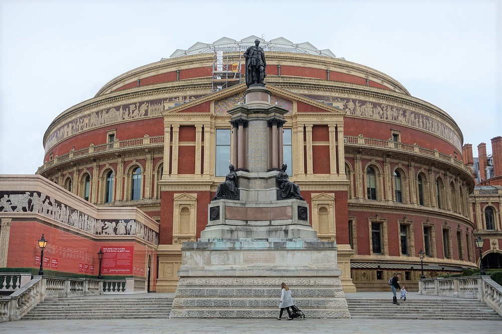 イギリス ロンドンにある音楽の殿堂 ロイヤル アルバート ホール にガイドツアーで潜入 Gotrip 明日 旅に行きたくなるメディア