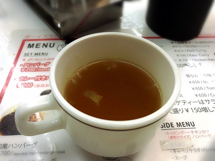 「日本一おいしい生姜焼き」の大関に選ばれたお店で生姜焼き定食を味わう / 神保町の「ボーイズカレー」