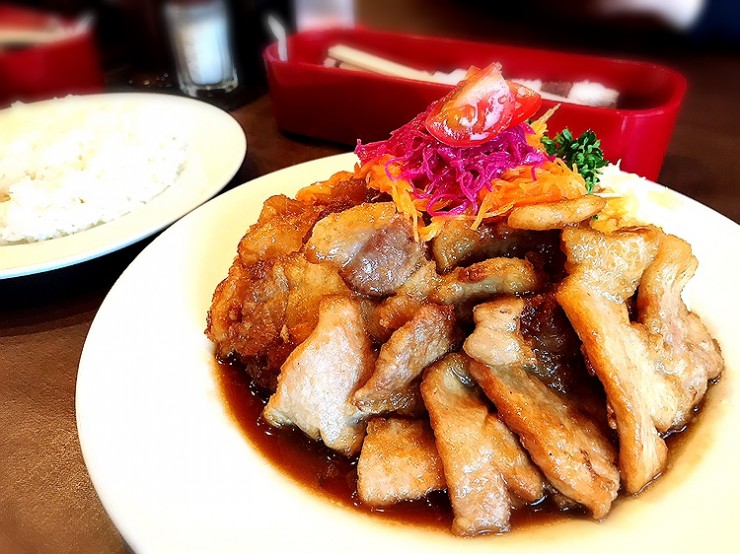 正統派洋食店で味わう「おそらく東京で一番美味しい豚の生姜焼き定食」 / 東京都葛飾区立石の「洋食工房ヒロ」