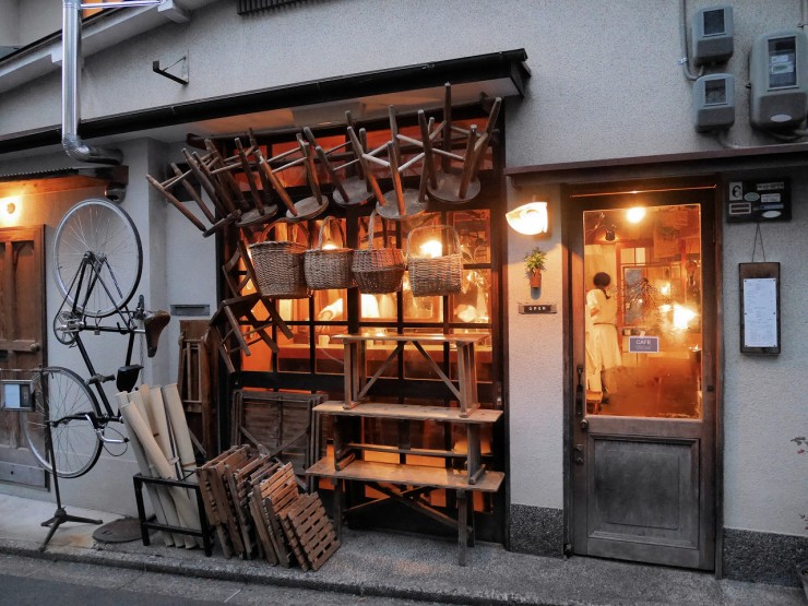 賀茂川でピクニックができる！コーヒー好きな京都人がオススメするこだわりの珈琲専門店。京都市北区「WIFE&HUSBAND」
