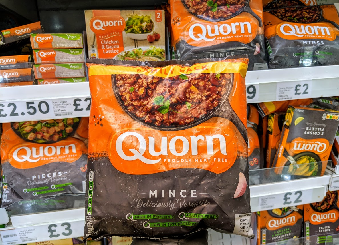 知られざる世界の常識 イギリスで世界で売り上げ急上昇中 大注目食材の人工肉 クォーン で麻婆豆腐を作って食べてみた Gotrip 明日 旅に行きたくなるメディア