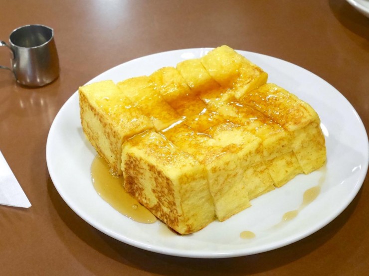 まるで玉子焼きみたいなフレンチトーストが絶品！大阪難波で65年以上続く老舗珈琲店『アラビヤコーヒー』