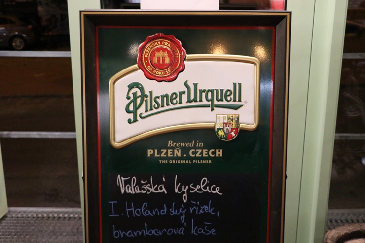 チェコに行ったらピルスナー・ウルケル・オリジナルレストランでチェコ料理とともにおいしい生ビールを飲もう！