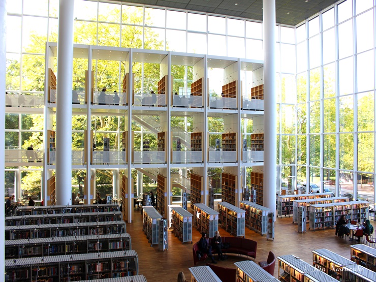 世界の図書館 こんな図書館で過ごしてみたい スウェーデン マルメ市立図書館 Malmo Stadsbibliotek Gotrip 明日 旅に行きたくなるメディア