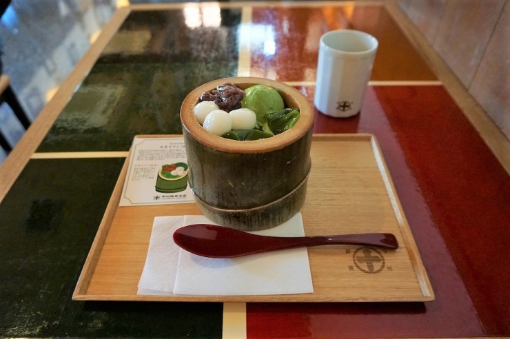 京都宇治にある中村藤吉本店の名物「生茶ゼリィ」は並んででも食べたい絶品の味わい