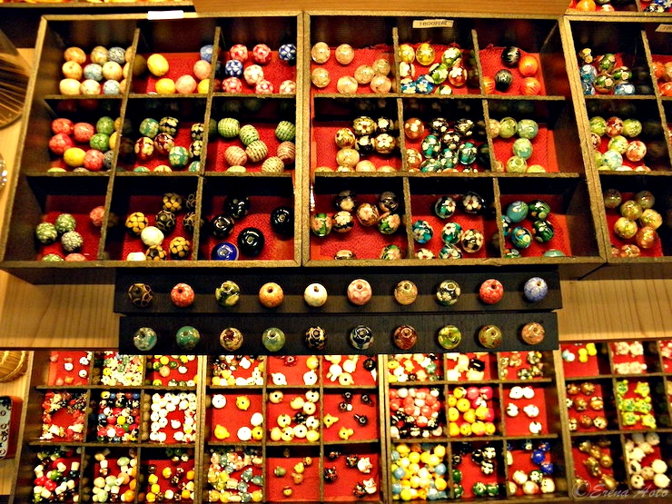 【東京散歩】人気観光エリア浅草で気軽に伝統工芸体験ができるお店「江戸とんぼ玉みはる」
