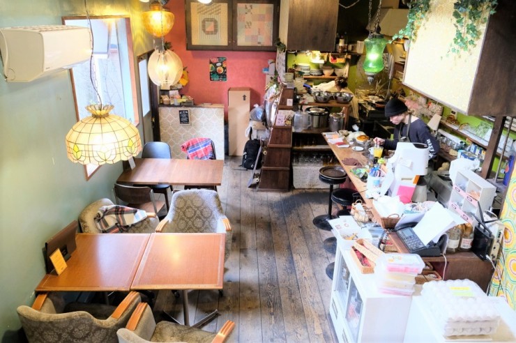 大阪・中崎町のレトロポップカフェ「太陽ノ塔 GREEN WEST」でゆるりティータイム