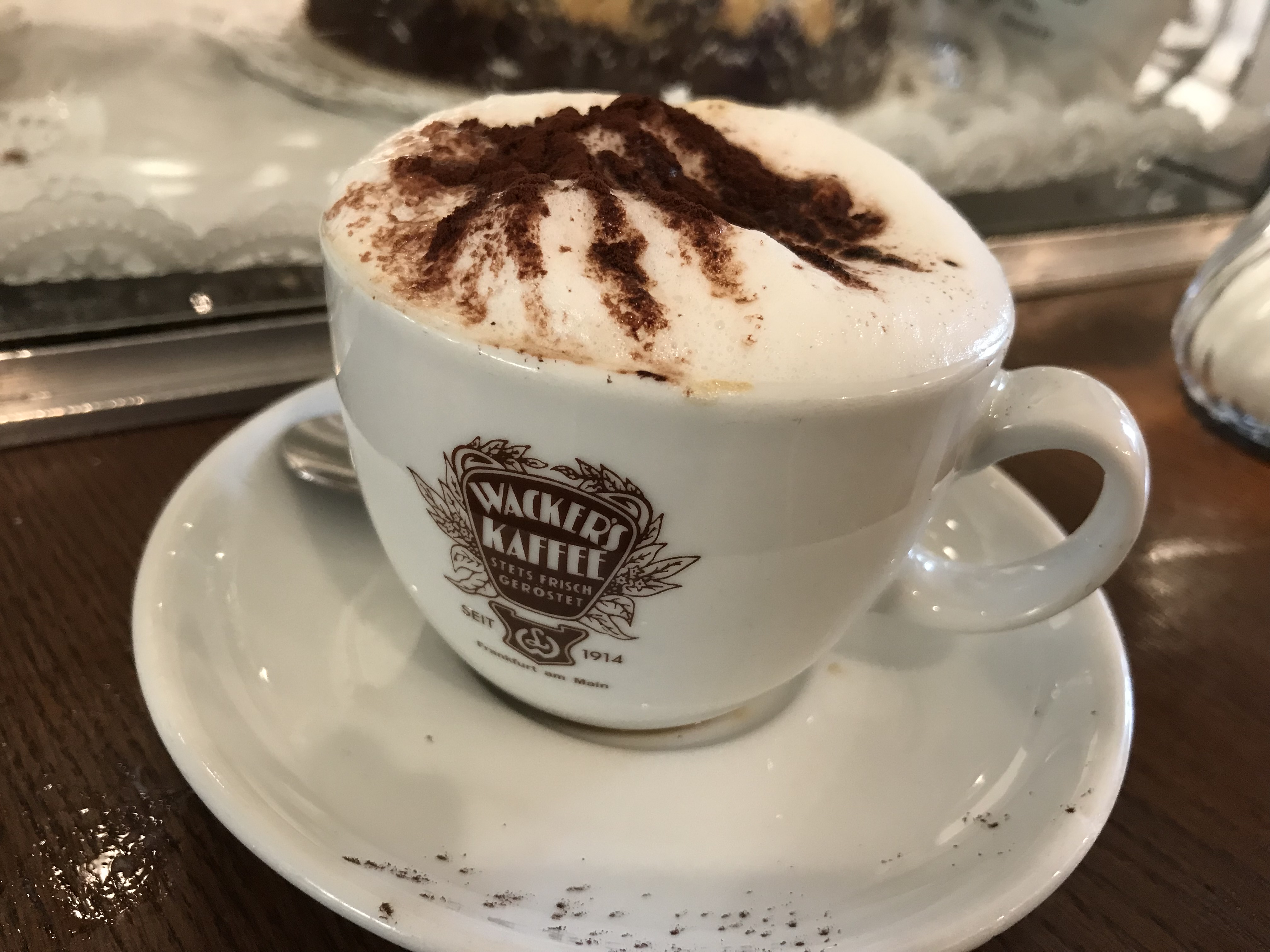 世界のカフェ】フランクルフルトでドイツ人が行列を作る美味しい老舗の