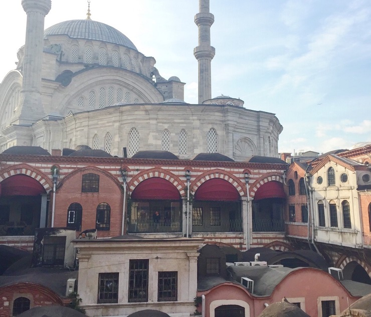 オスマン帝国チューリップ時代の美しい建築 イスタンブール グランドバザールの中の異空間 チュハジュ ハン Gotrip 明日 旅に行きたくなるメディア