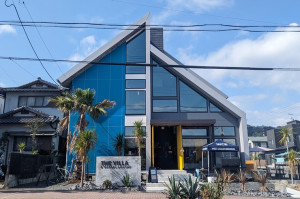 The Villa & Barrel Lounge